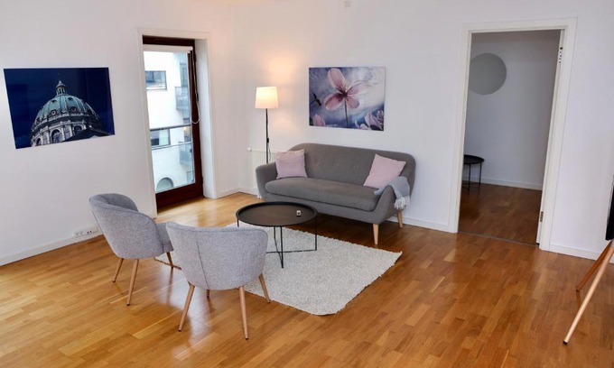 Christianshavn Apartment | Scandi-Hygge 2 bedroom apartment in charming Christianshavn