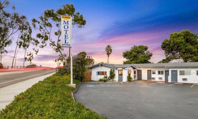 Carlsbad Village Hotel | Scandia Motel