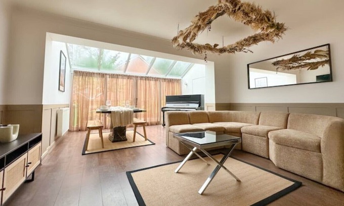 Manchester House | Scandinavian Haus for 8