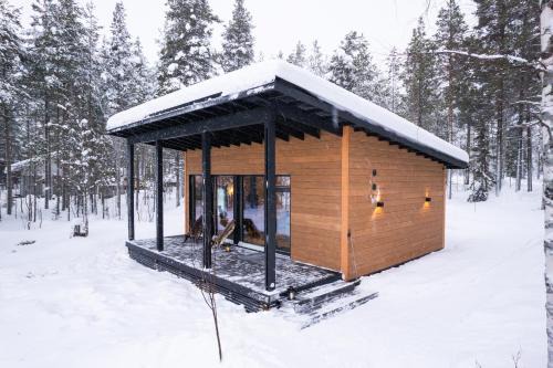 Rovaniemi Villa | Scandinavian lakeside cottage