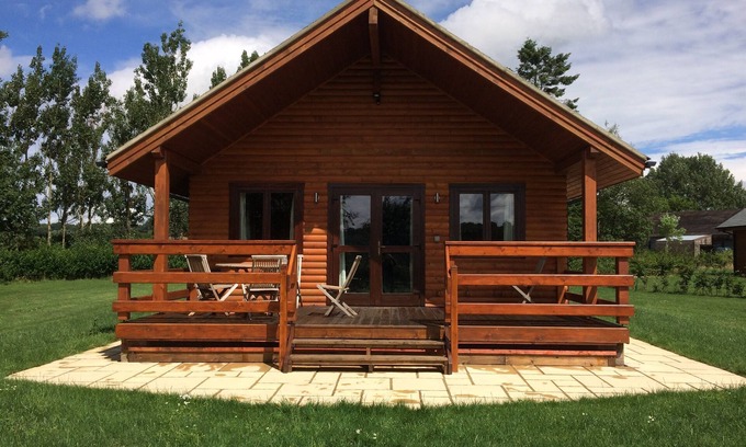 Devizes Ski Chalet | Scandinavian style chalet on a working farm in the heart of Wiltshire