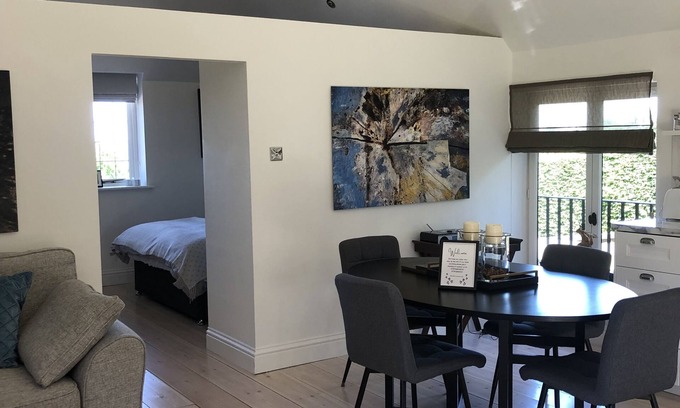 Crowborough Bed & Breakfast | Scandinavian style space walking distance from the beautiful Ashdown Forest