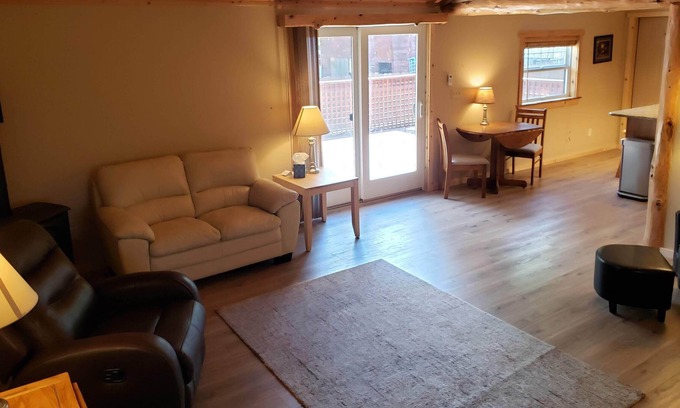 Enterprise House | Scenic 1BR : Mountain view