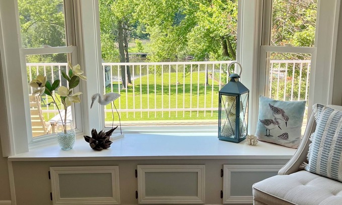 South Haven House | Scenic 5-star retreat located on the Black River. Just minutes to the beaches.