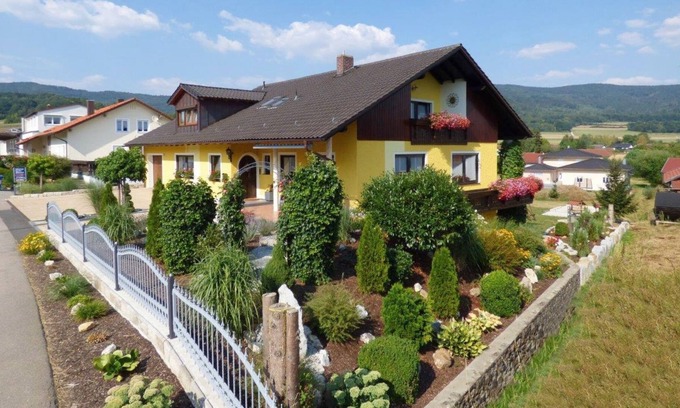 Gleissenberg Apartment | Scenic Apartment with Balcony, Garden, Deckchairs, Barbecue