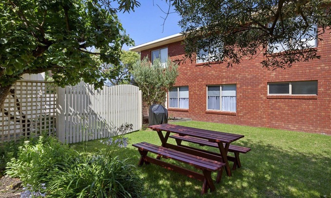 Apollo Bay Apartment | Scenic Beach Apartment - Best Value, Walk To Beach *New Listing 2020*