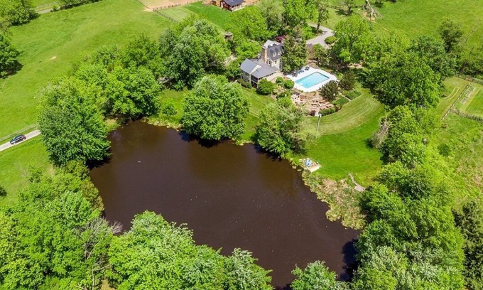 Millville Cottage | Scenic Cottage retreat at historic Buckskin manor