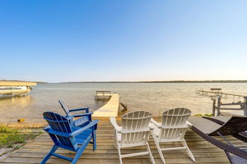 Central Lake House | Scenic Cottage with Private Dock on Torch Lake
