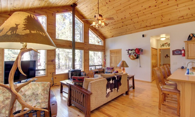 Pinetop Cabin | Scenic Deck + Horse Corral: Pinetop-Lakeside Cabin