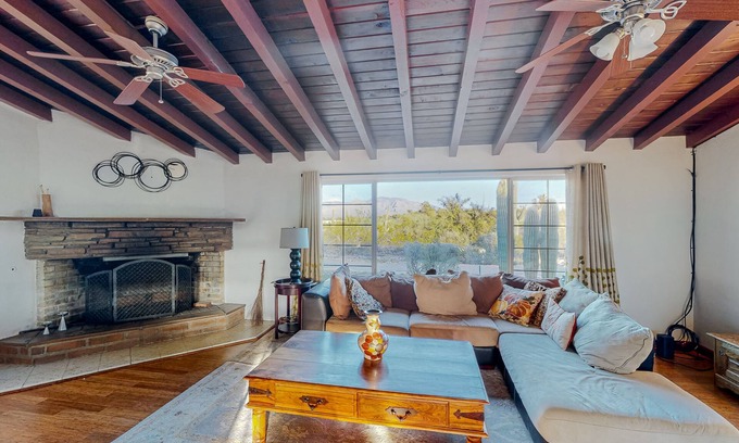 Tucson House | Scenic desert home with mountain views, covered patio, AC, & washer/dryer