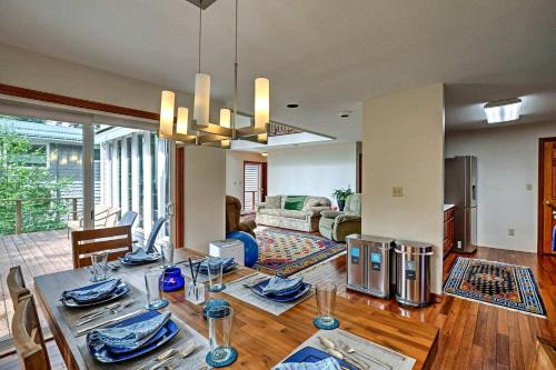 Downtown Juneau House | Scenic Dual-Retreat Vacation Home with Hot Tub & Mountain Views Near Trails in Juneau, Alaska