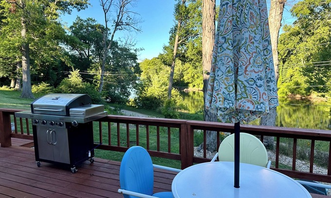 Shoals House | Scenic Escape: River Paradise