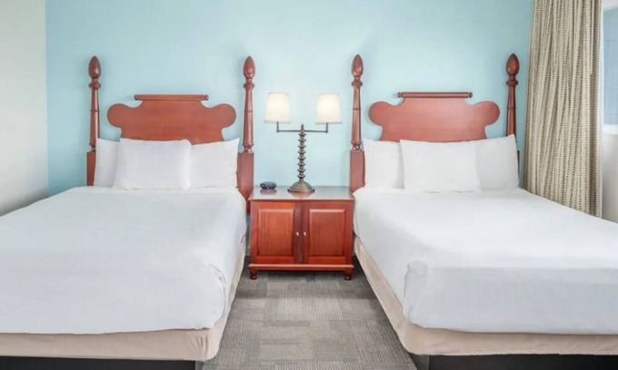 Kahului Hotel | Scenic Garden View Rooms! Enjoy Relaxing Pool + Fireplace | Near Hoaloha Park