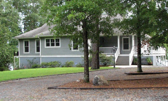 Camden House | Scenic Home on Lake Wateree