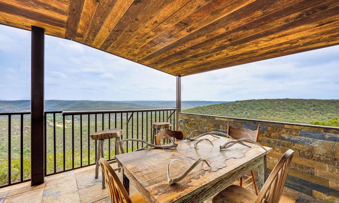 Leakey House | Scenic Leakey Vacation Rental w/Private Patio!
