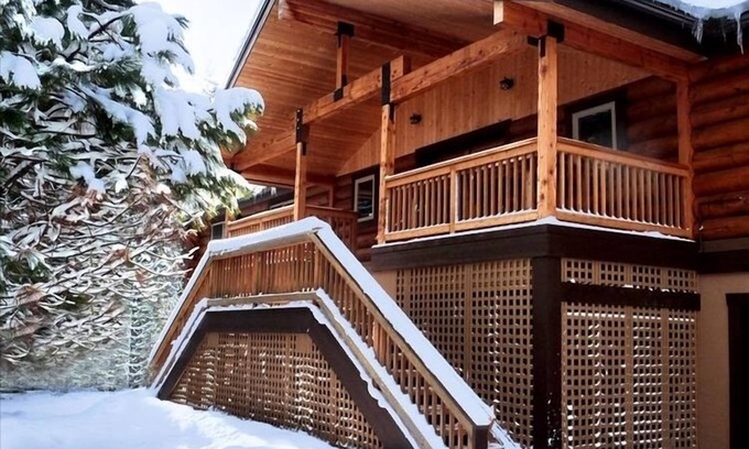 Leavenworth Cabin | Scenic Luxury on 12 Private Acres at the Grand & Beautiful Natapoc Lodge