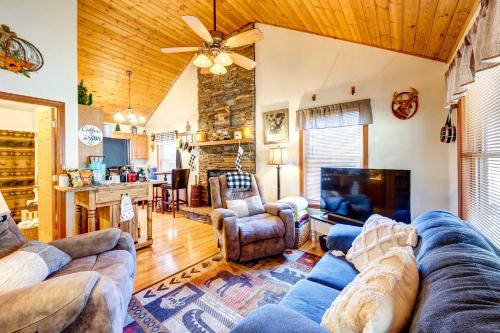 Marble House | Scenic Marble Cabin with Fire Pit!