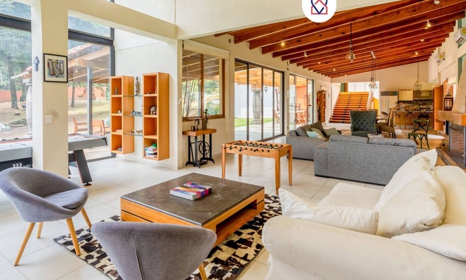 Tlalpan House | Scenic Paradise: Beautiful House in the Woods