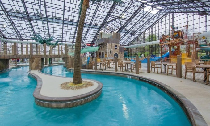 Sheridan House | Scenic Retreat Lakeside Resort | Enjoy our Pirate’s Cay™ Indoor Water Park
