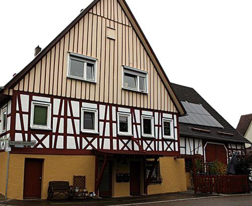 Sulz am Neckar Apartment | Schöne 2 Zimmer Wohnung mit separatem Eingang in Sulz Bergfelden bis 4 Personen