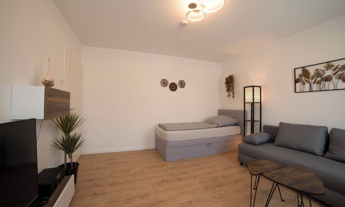 Johannesplatz Apartment | Schöne Groß Ferienwohnung 79m² mit 2 Bad Ideal für Familie und Gruppe, 2.og
