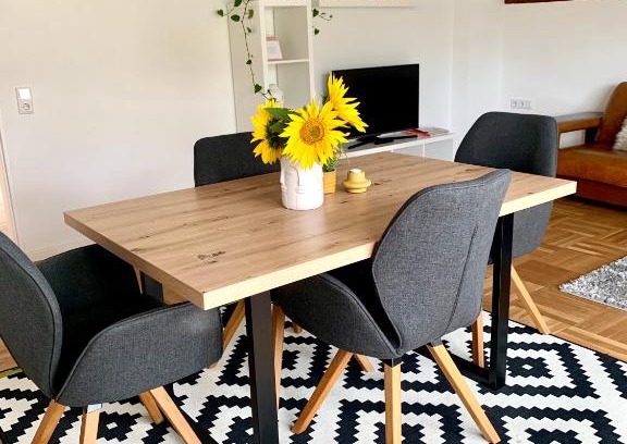 Herbertingen Apartment | Schöne, große Ferienwohnung direkt am Donauradweg & Keltenstadt Heuneburg