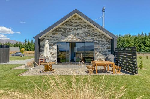 Twizel House | Schist Cabin