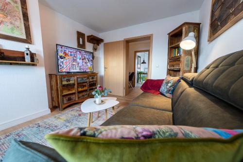 Zentrum Apartment | Schloßberg-Domizil mit Weitblick - Arbeitsplatz, Balkon, Netflix, Badewanne & Yogamatte