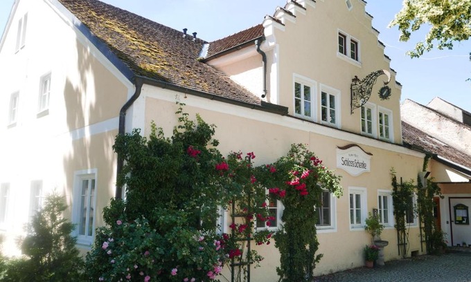 Mengkofen Hotel | Schloss - Schenke Tunzenberg