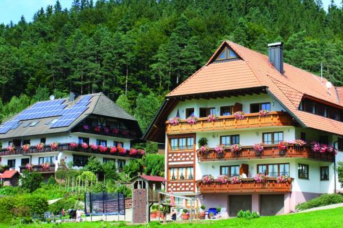 Elzach House | Schlosshof - der Urlaubsbauernhof