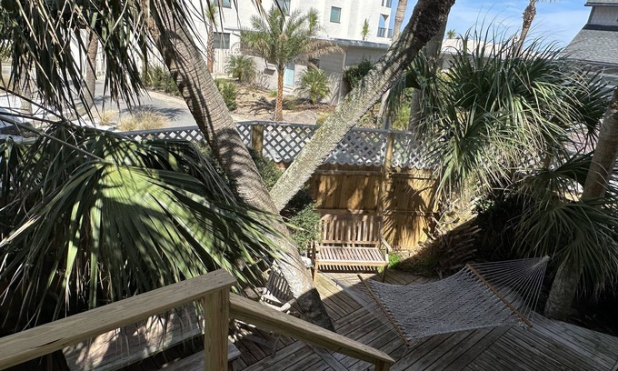Atlantic Shores Cottage | Schmidt’s Creek Beach Cottage Top Level pets welcome
