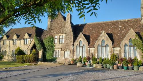 Hook Hotel | Schoolhouse Restaurant and Hotel