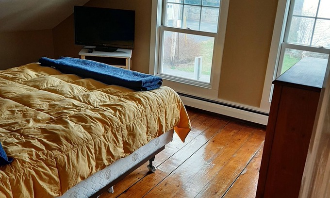 Camden House | Schooner Cottage In Town Camden