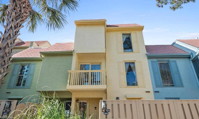 Harbour Town Villa | Schooner Court 704