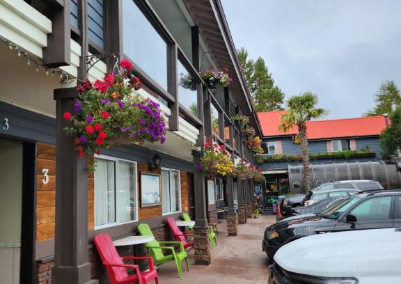 Tofino Hotel | Schooner Motel