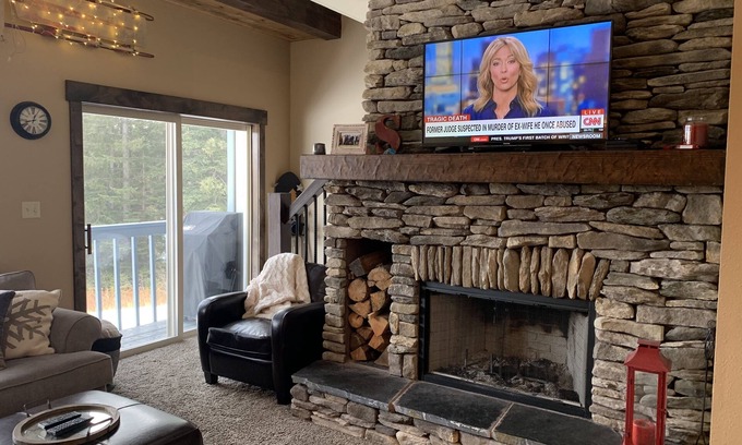 Sandpoint Condo | Schweitzer true ski in ski out condo