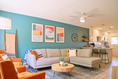 Fashion Square Apartment | Scott Getaway - Walkable to Old Town, remodeled space, heated pool!