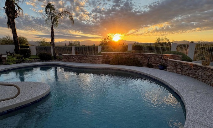 Fountain Hills House | "Scottsdale Area Oasis: Pool, Spa, Putting Green & Views!"