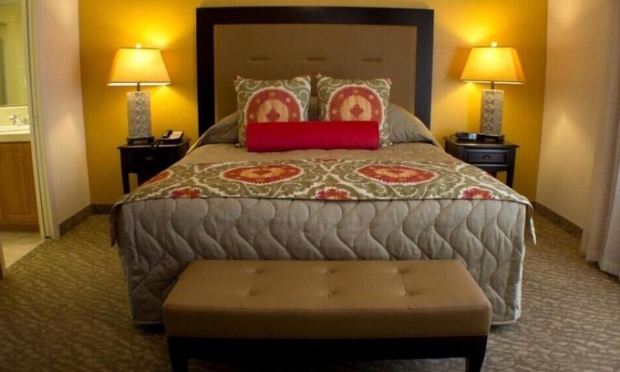 Arcadia Condo | Scottsdale Camelback Resort Inviting 2BR Condo with Jacuzzi
