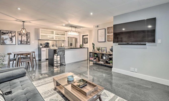 South Scottsdale Apartment | Scottsdale Condo with Patio, Walk to Fashion Square!