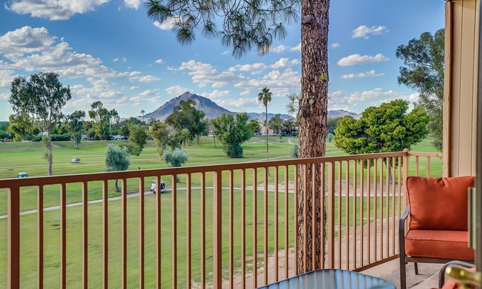 Entertainment District Condo | Scottsdale Golf Course Haven- Camelback views