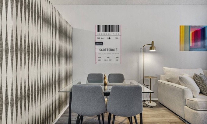 Peaceful Valley Apartment | Scottsdale Luxury Studio- Free Parking - Luxe Bed
