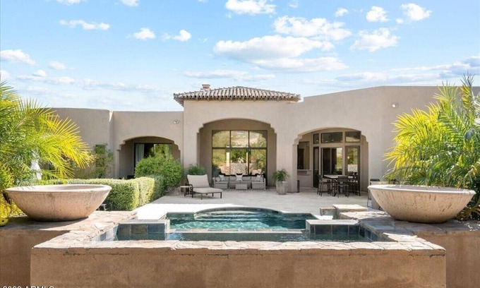 McDowell Acres House | Scottsdale Paradise- POOL, Spa, Pickleball/Basketball, Fire Pit & Great HIKING!