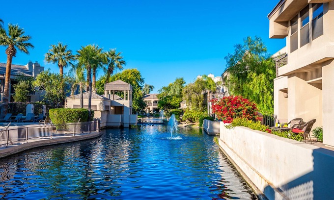 The Pavillions House | 🌴Scottsdale Waterfront Oasis in Gainey Ranch🌴
