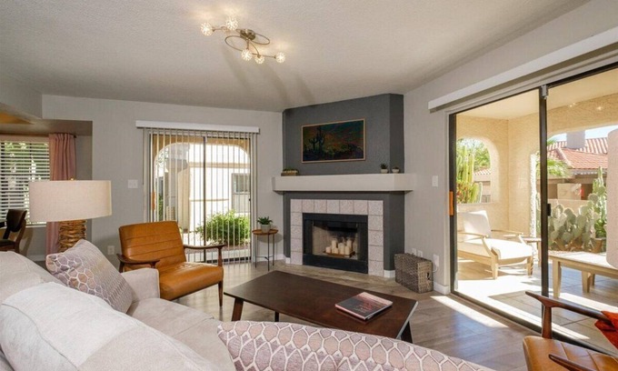Village Four Condo | Scottsdale Winter Retreat