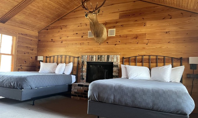 Evans Hotel | Scrappin Valley Lodge