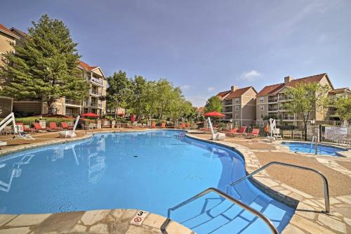Table Rock Apartment | Screened Porch and Pool Access Condo in Branson