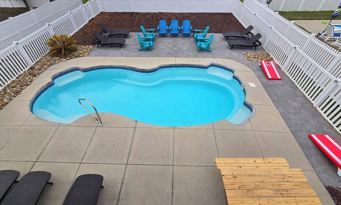 Long Beach House | Sea 2 Sea - 4 Bdrm w/Pool and New Patio - 1 Minute Walk to Beach