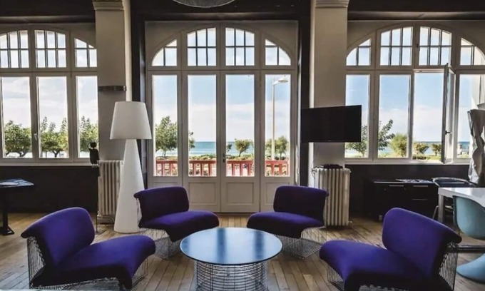 Biarritz Apartment | Sea apartment, ideally located on the beach . Spacious comfortable!