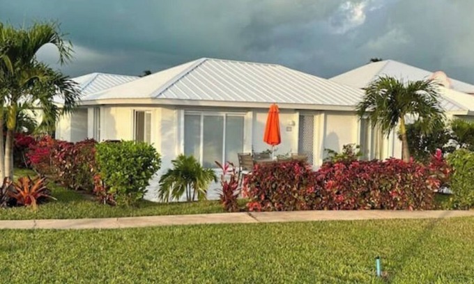 Treasure Cay Villa | Sea Biscuit Ocean Villa 911